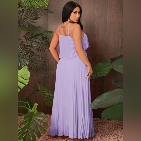 Women's Pleated Woven Halter Neck Vest And Skirt Set - Picture 2 of 2